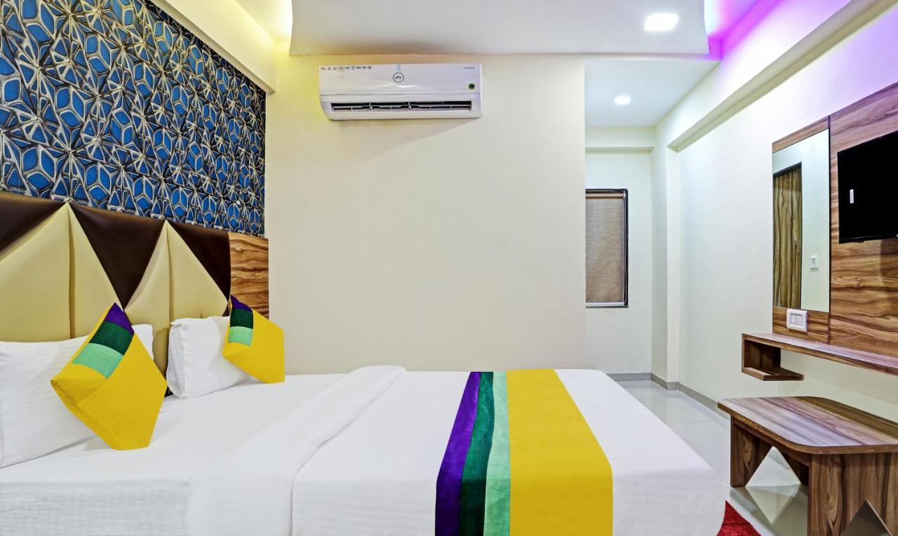 Itsy Hotels Rk Palace วาโดดารา ภายนอก รูปภาพ