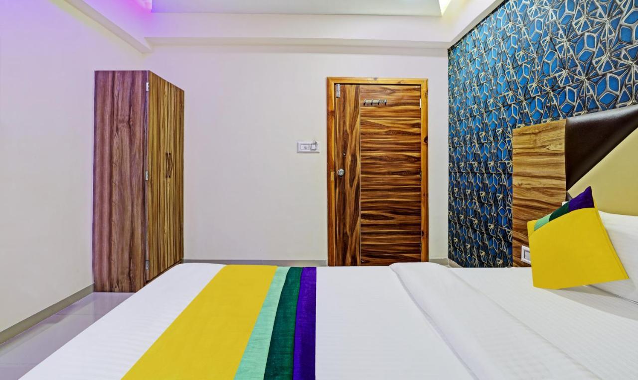 Itsy Hotels Rk Palace วาโดดารา ภายนอก รูปภาพ