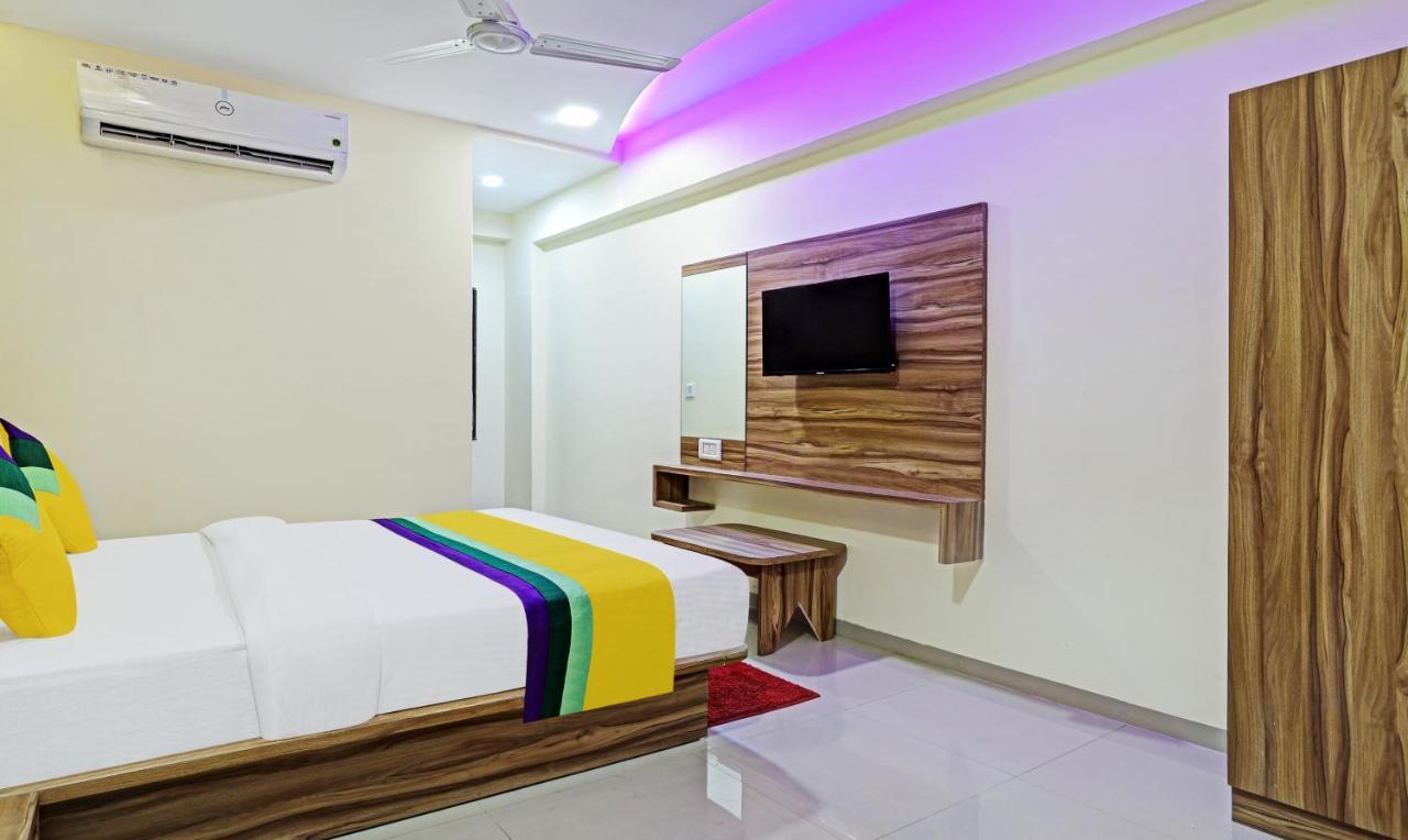 Itsy Hotels Rk Palace วาโดดารา ภายนอก รูปภาพ