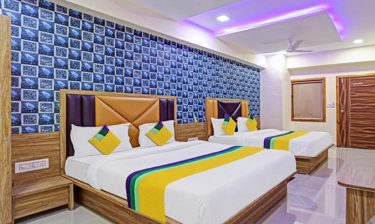 Itsy Hotels Rk Palace วาโดดารา ภายนอก รูปภาพ