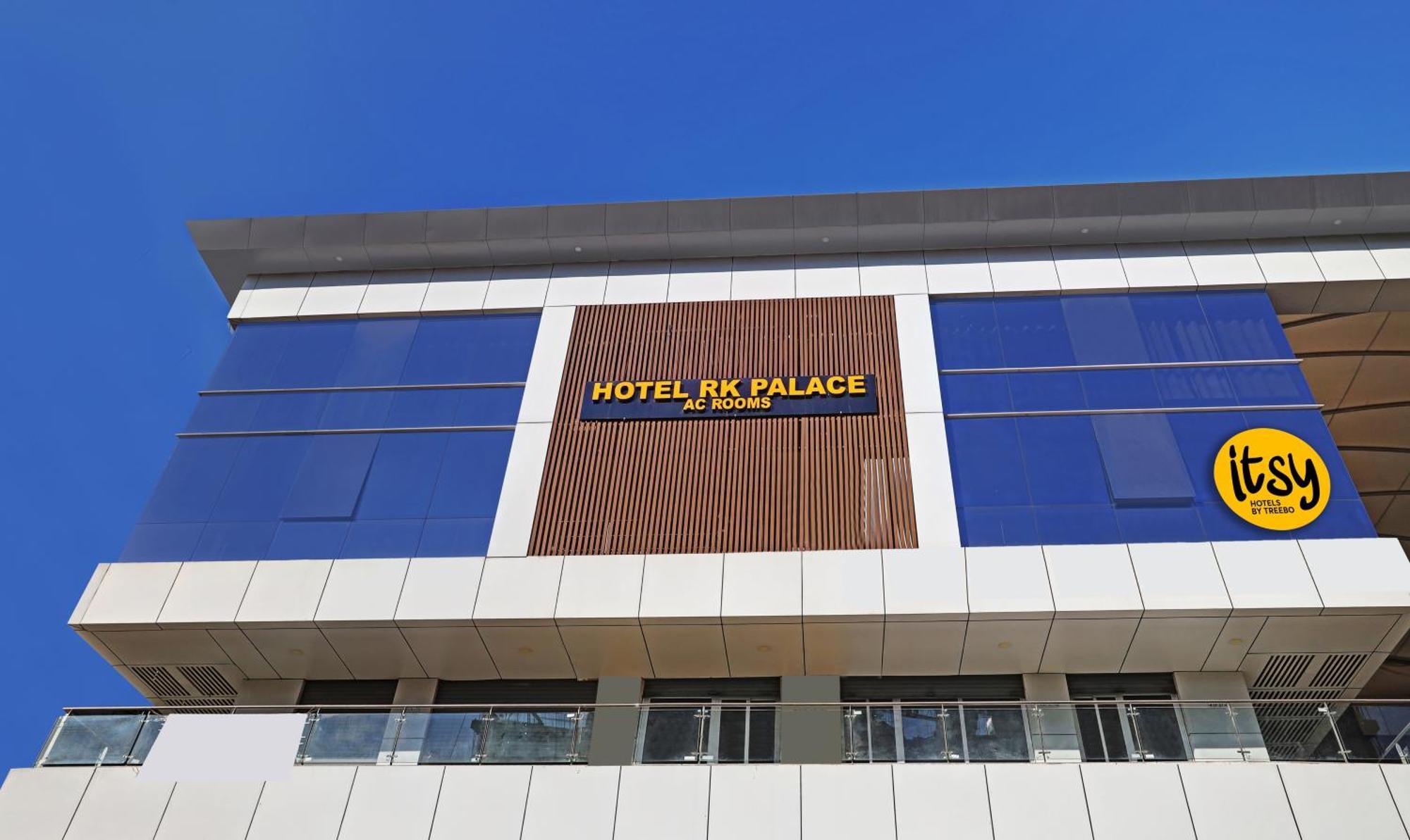 Itsy Hotels Rk Palace วาโดดารา ภายนอก รูปภาพ
