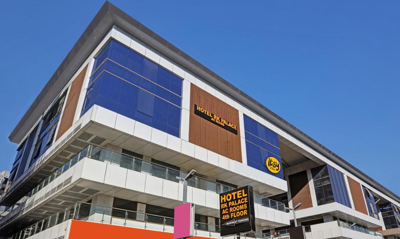 Itsy Hotels Rk Palace วาโดดารา ภายนอก รูปภาพ