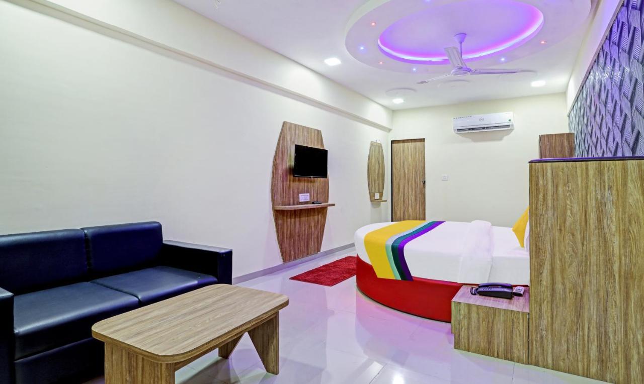 Itsy Hotels Rk Palace วาโดดารา ภายนอก รูปภาพ